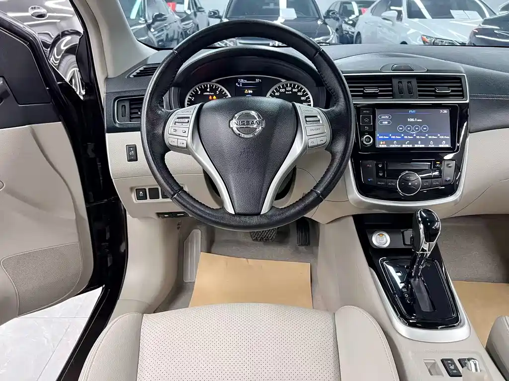 Nissan Tiida — миниатюра 16