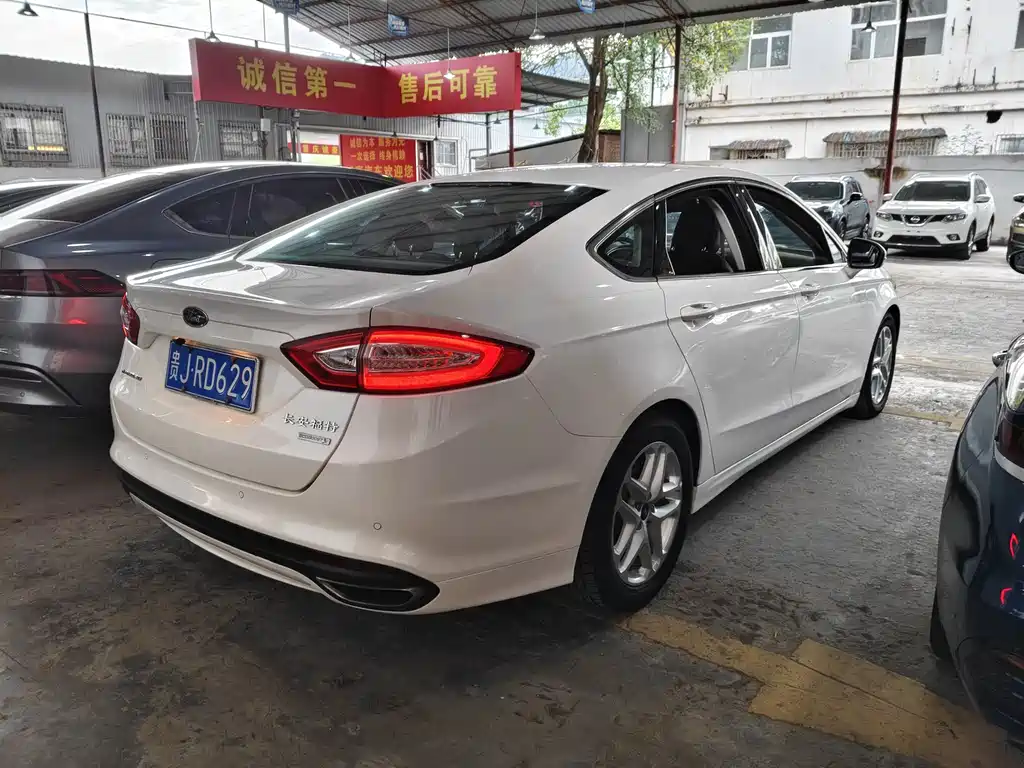 Ford Mondeo — миниатюра 9