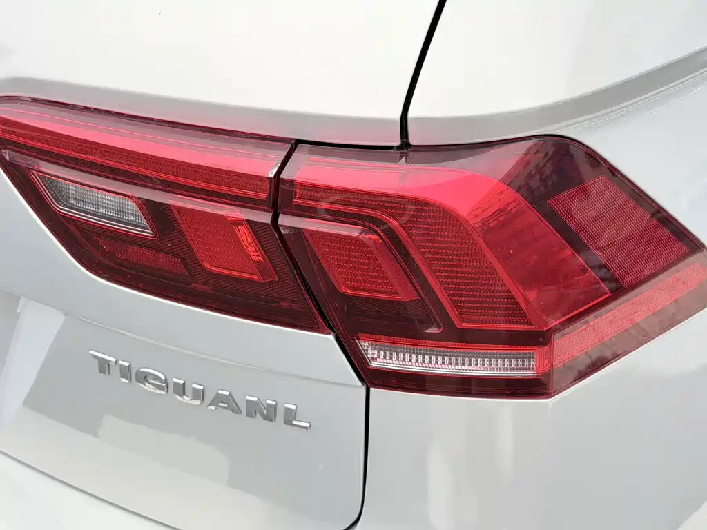 Volkswagen Tiguan L — миниатюра 17