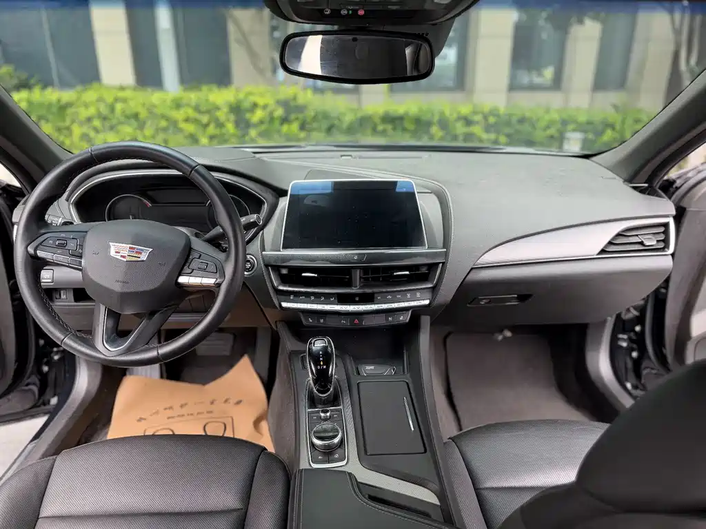 Cadillac CT5 — миниатюра 6
