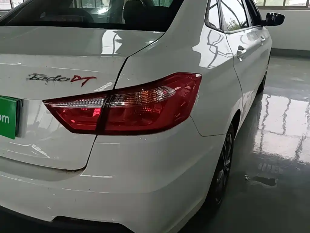 Changan Eado DT — миниатюра 8