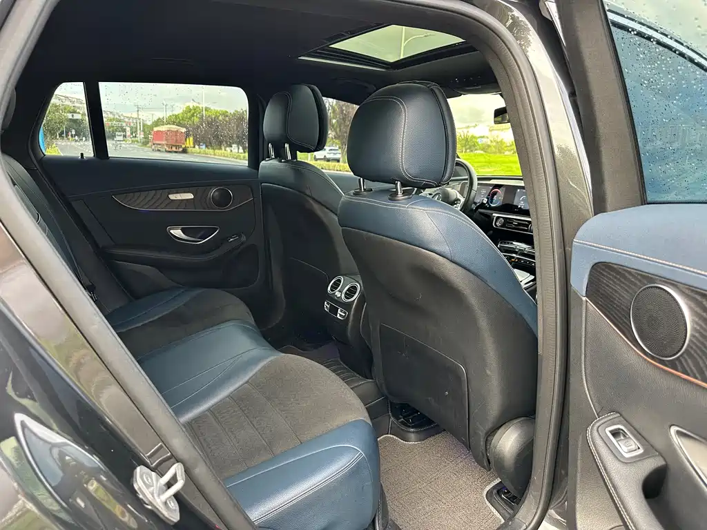 Mercedes-Benz EQC — миниатюра 21