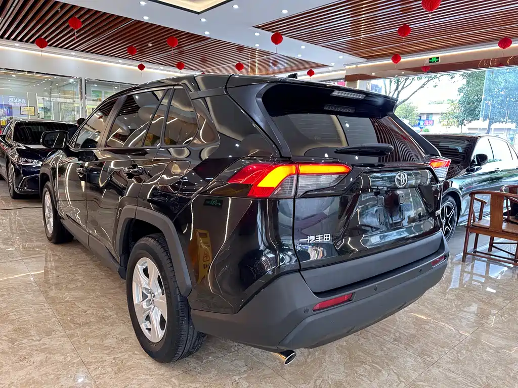 Toyota RAV4 2023 2.0L CVT