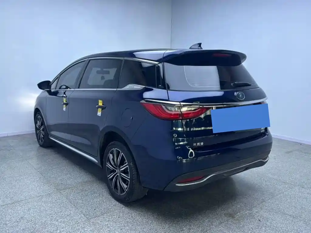 BYD MAX New Energy — миниатюра 8