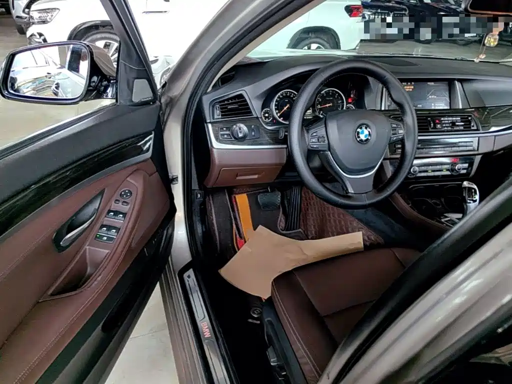 BMW 5 Series — миниатюра 16