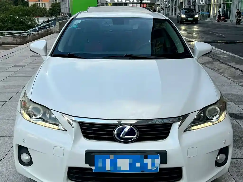 Lexus CT — миниатюра 2