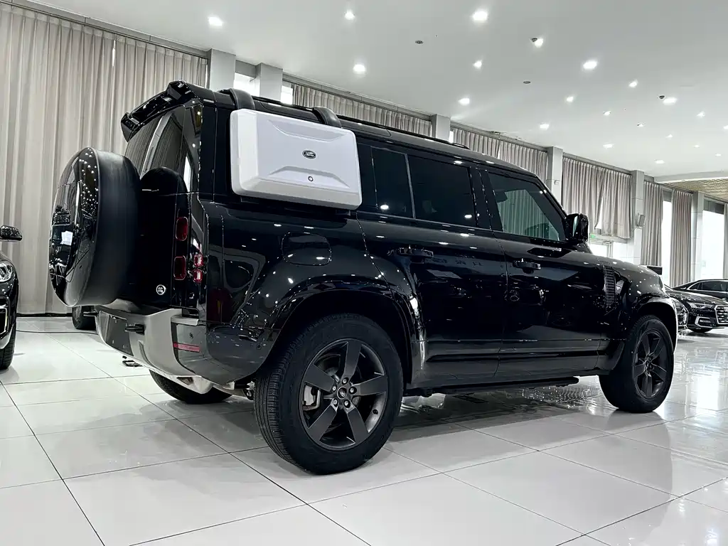 Land Rover Defender — миниатюра 4