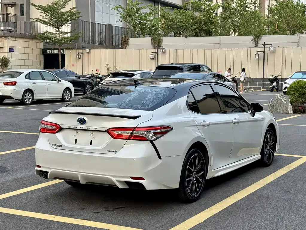 Toyota Camry — миниатюра 6