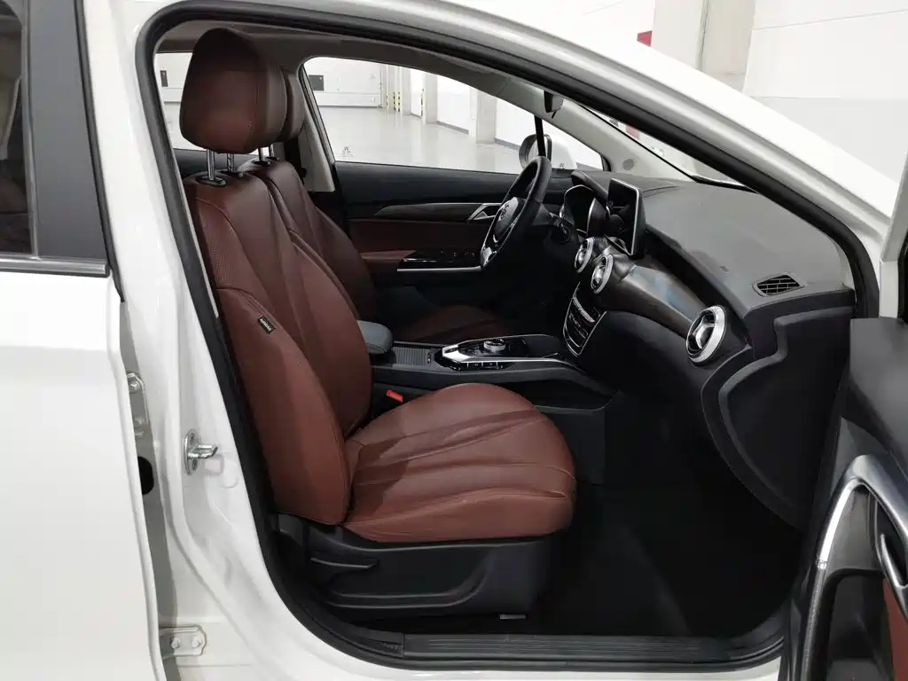BAIC EU5 — миниатюра 23