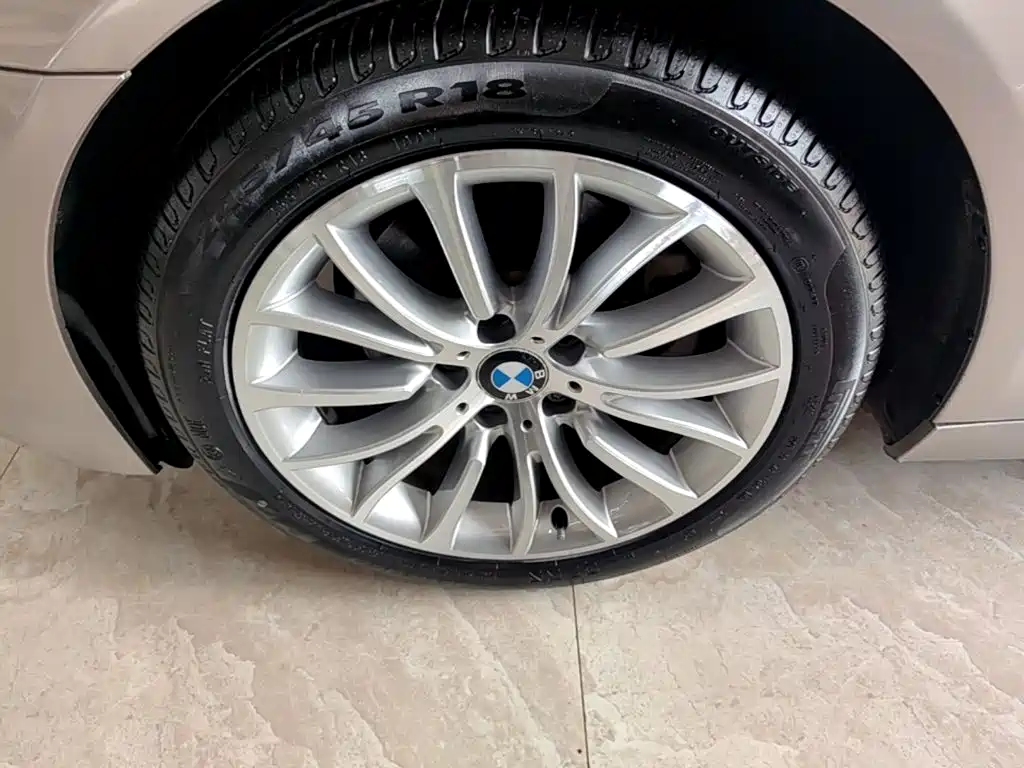 BMW 5 Series — миниатюра 23