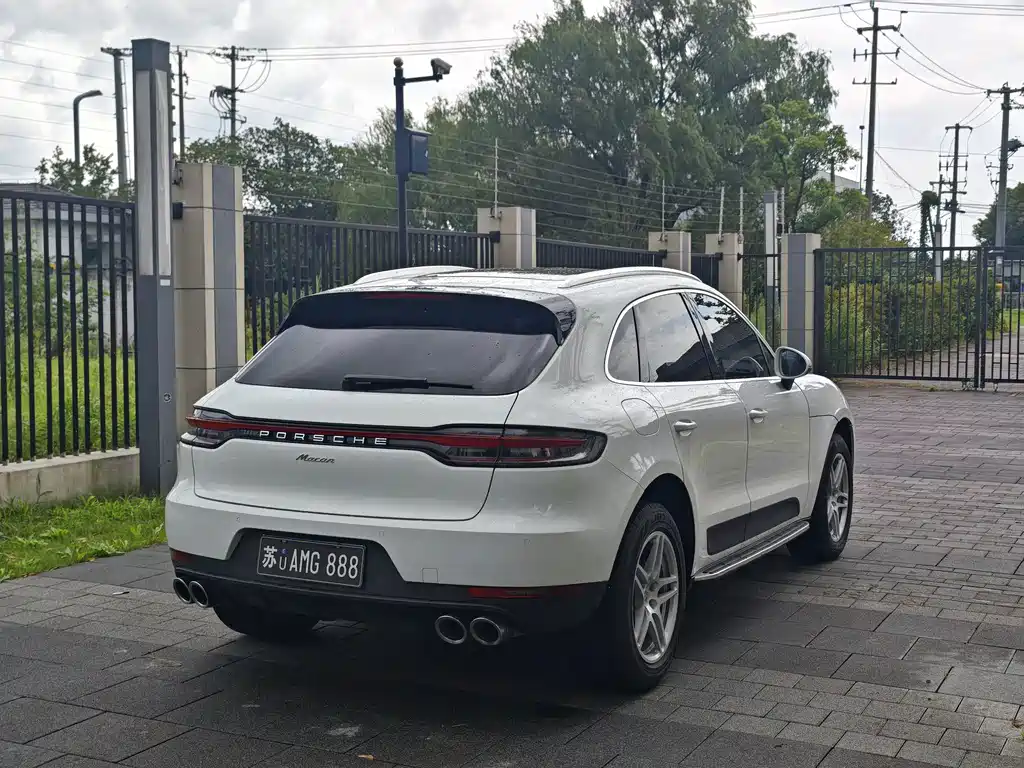 Porsche Macan — миниатюра 12