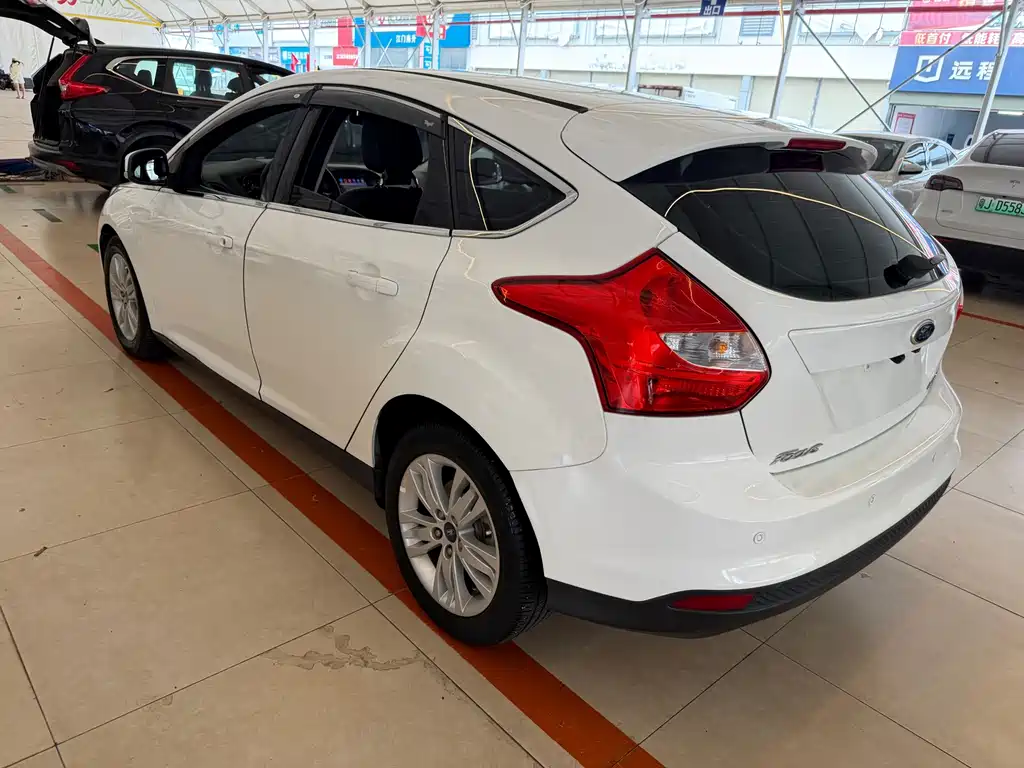 Ford Focus — миниатюра 7