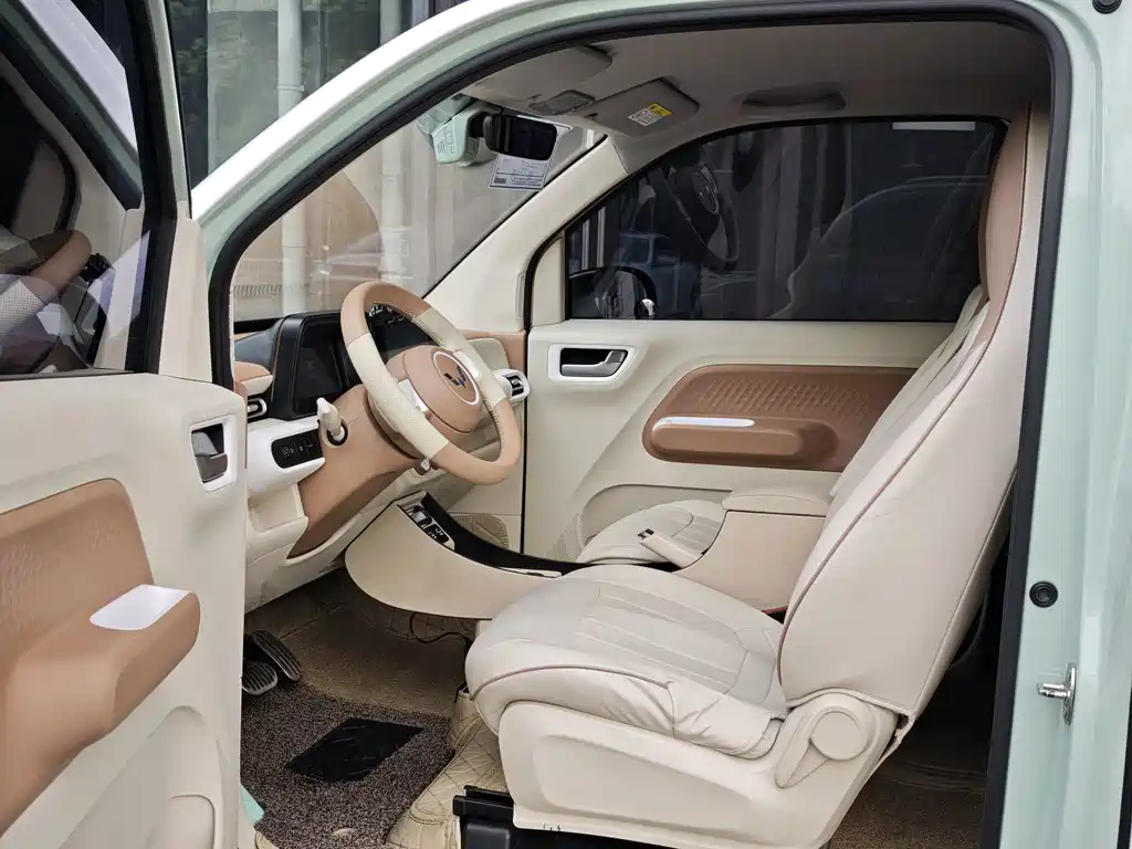 Wuling MINIEV — миниатюра 4