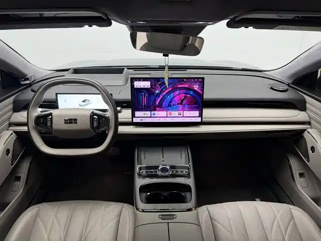 Geely Galaxy Galaxy 8 8 2025 130km EM-P