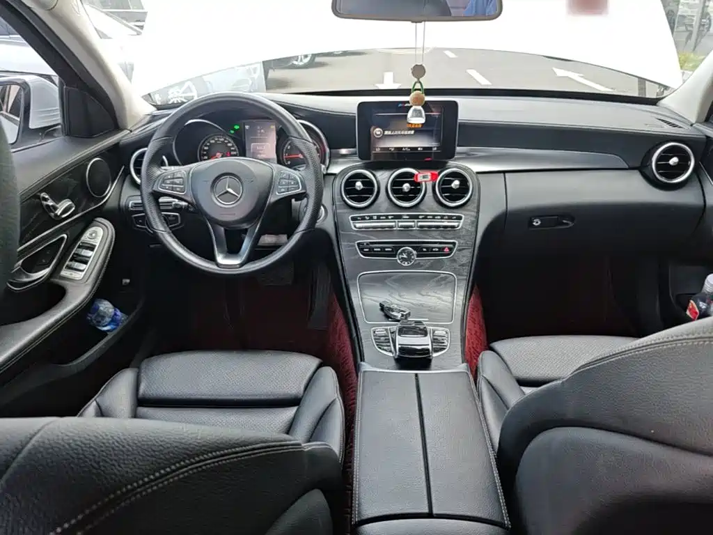 Mercedes-Benz C-Class — миниатюра 10