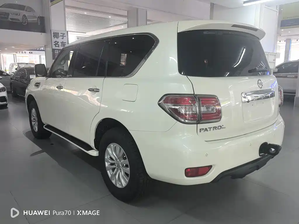 Nissan Patrol — миниатюра 8