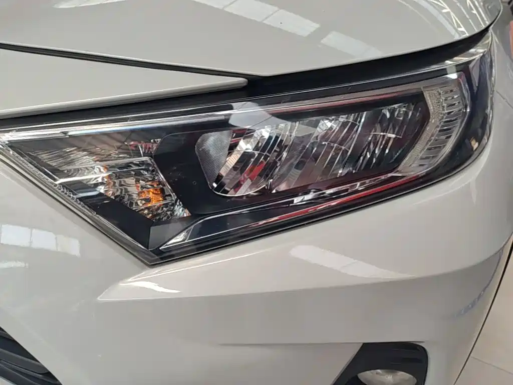 Toyota RAV4 — миниатюра 24