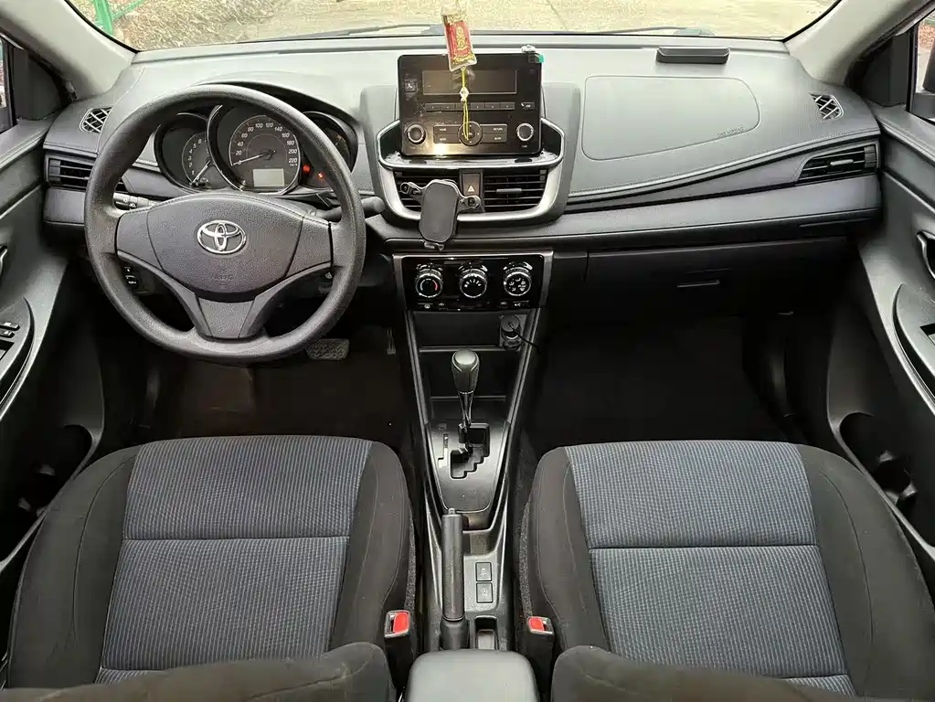 Toyota Yaris L — миниатюра 9