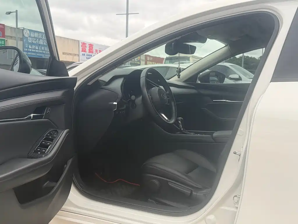 Mazda 3 Axela — миниатюра 15
