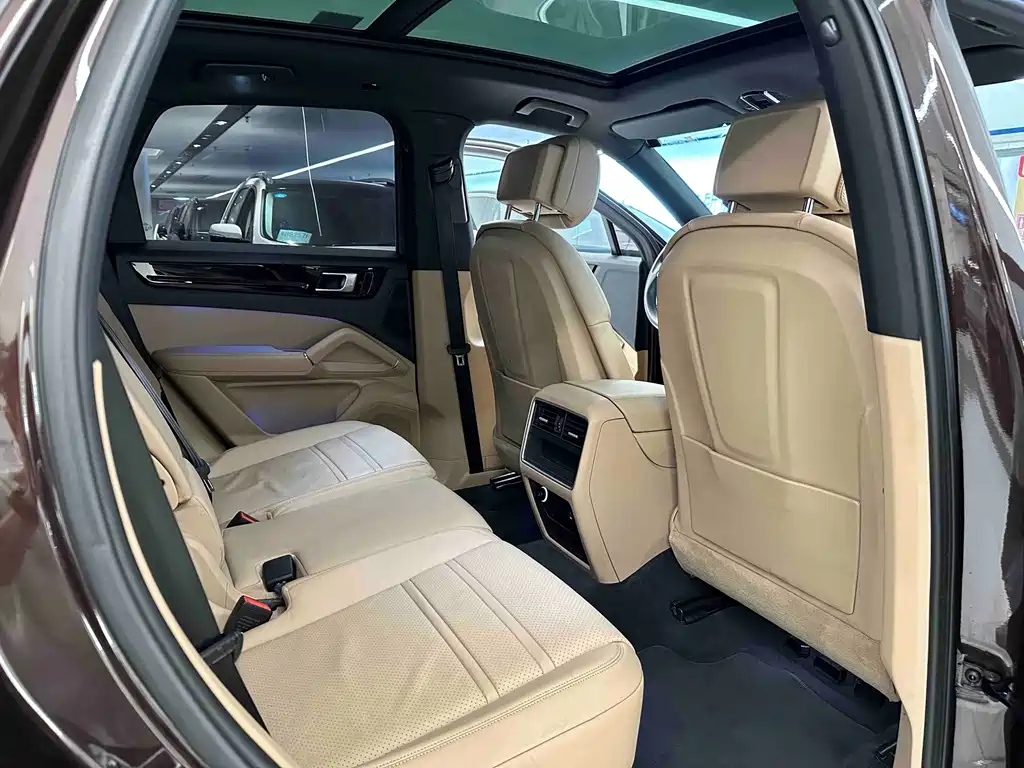 Porsche Cayenne — миниатюра 15