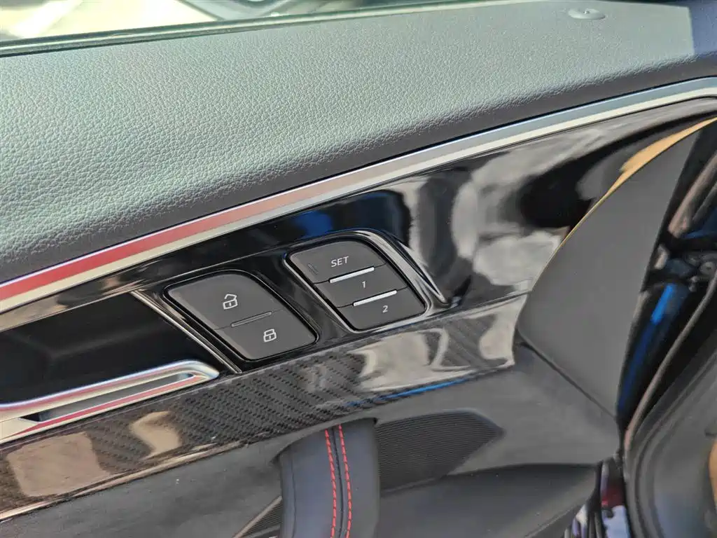 Audi RS 4 — миниатюра 3