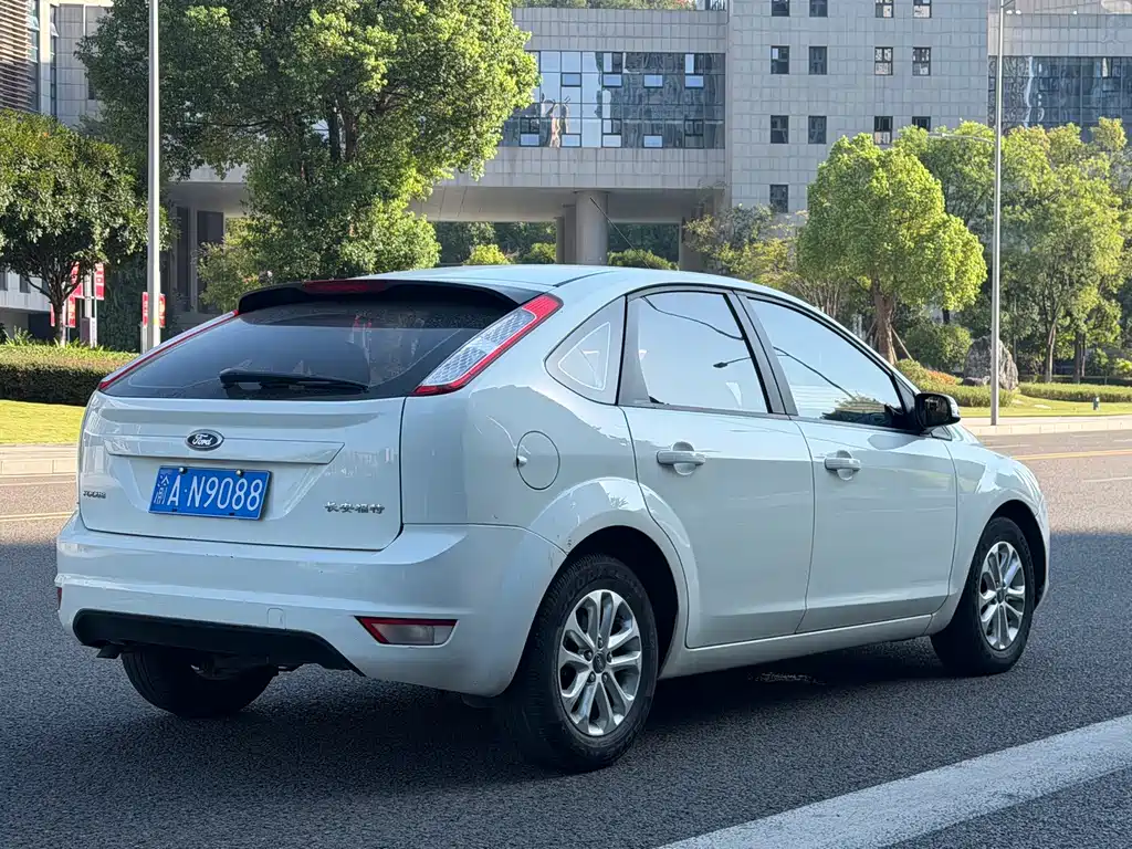 Ford Focus — миниатюра 11
