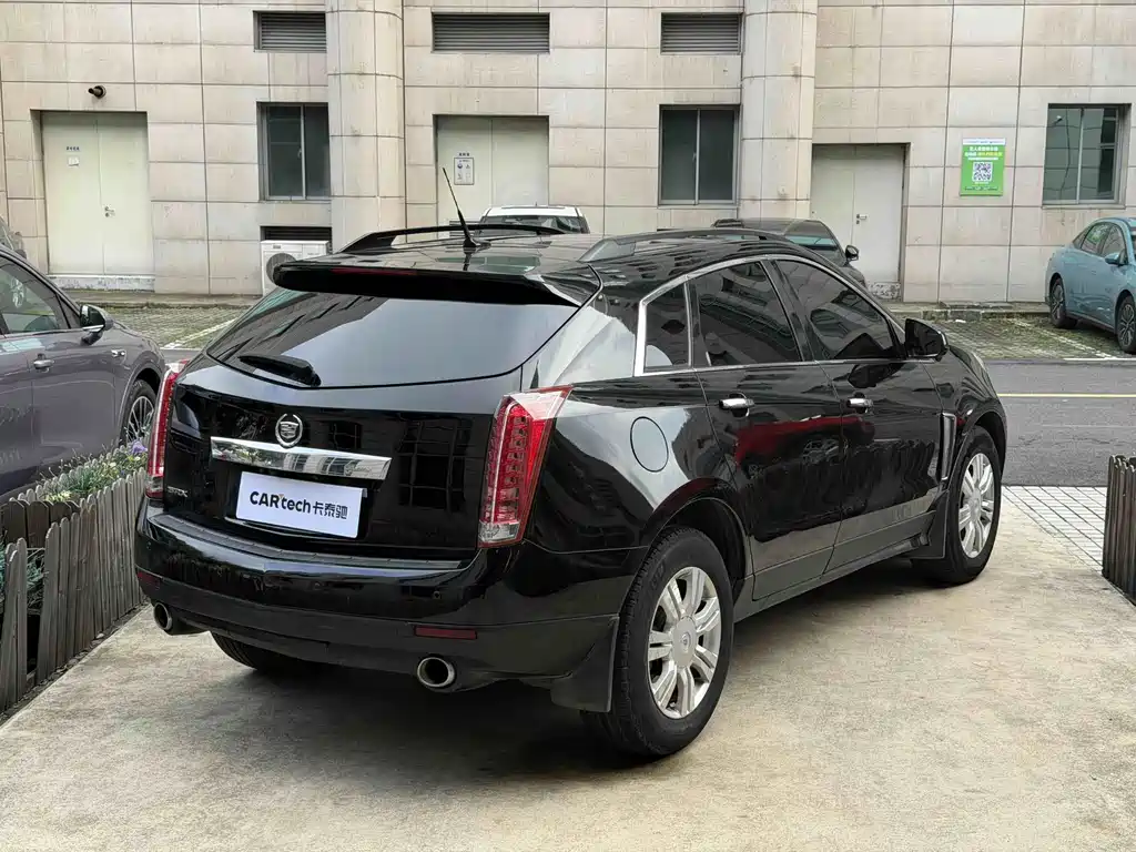 Cadillac SRX — миниатюра 3