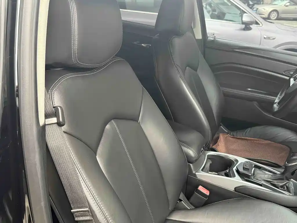 Cadillac SRX — миниатюра 13