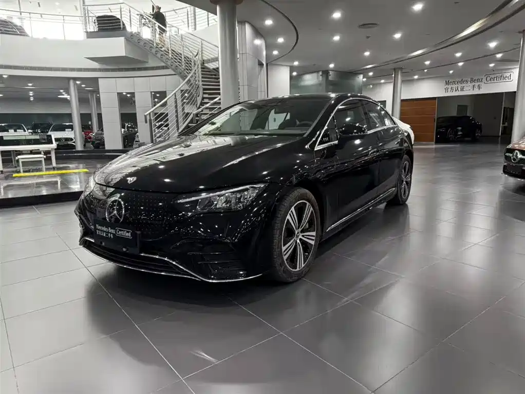 奔驰EQE 2025款 500 4MATIC 先锋版 2025