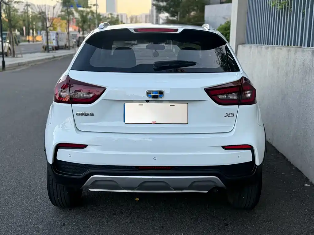Geely Vision X3 — миниатюра 4
