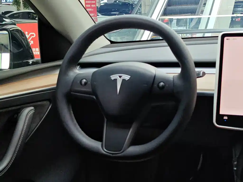 Tesla Model Y — фотографии объявления, Фото 11