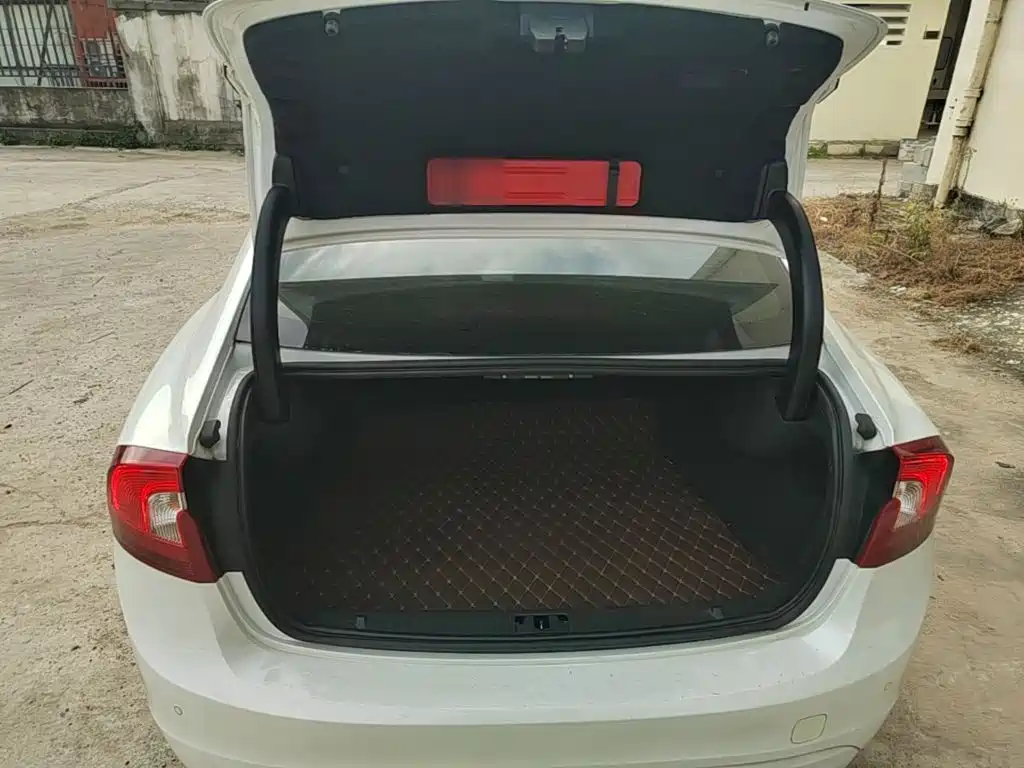 Volvo S60 — миниатюра 19