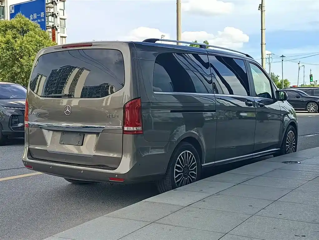Mercedes-Benz V-Class V 2017 V 260 L Luxury Long Wheelbase