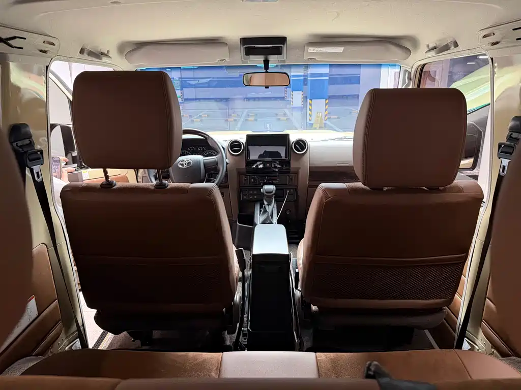 Toyota Land Cruiser — миниатюра 12