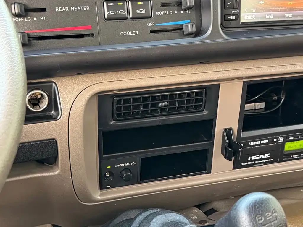 Toyota Coaster — миниатюра 17