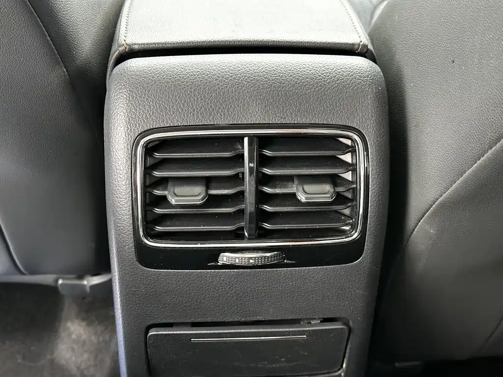 Volkswagen Sagitar — миниатюра 24