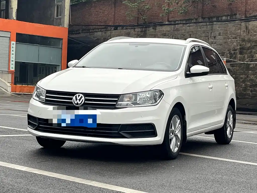 Volkswagen Santana — миниатюра 2