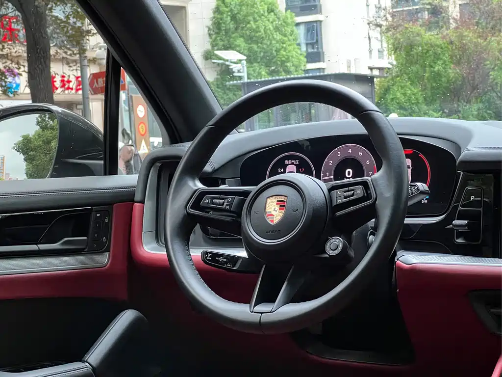 Porsche Cayenne — миниатюра 16
