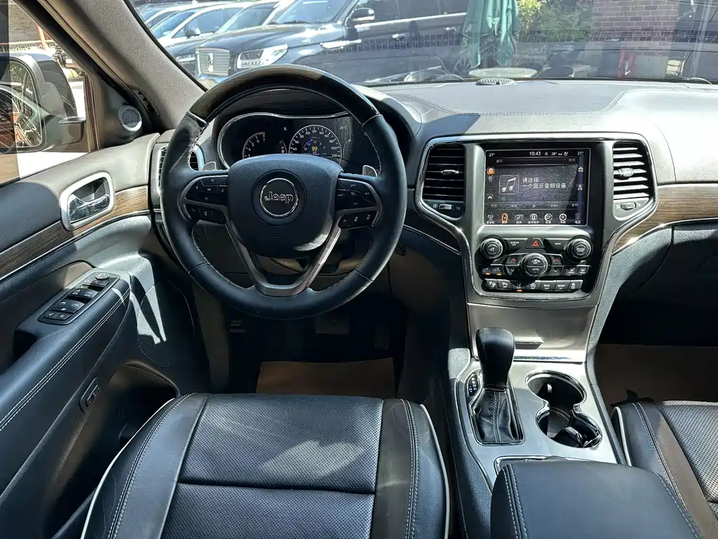 Jeep Grand Cherokee (Import) — миниатюра 11