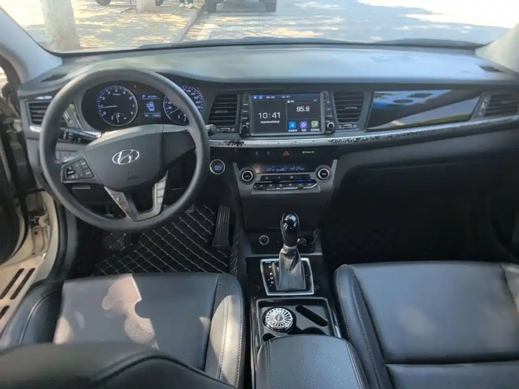 Hyundai Mistra — миниатюра 10