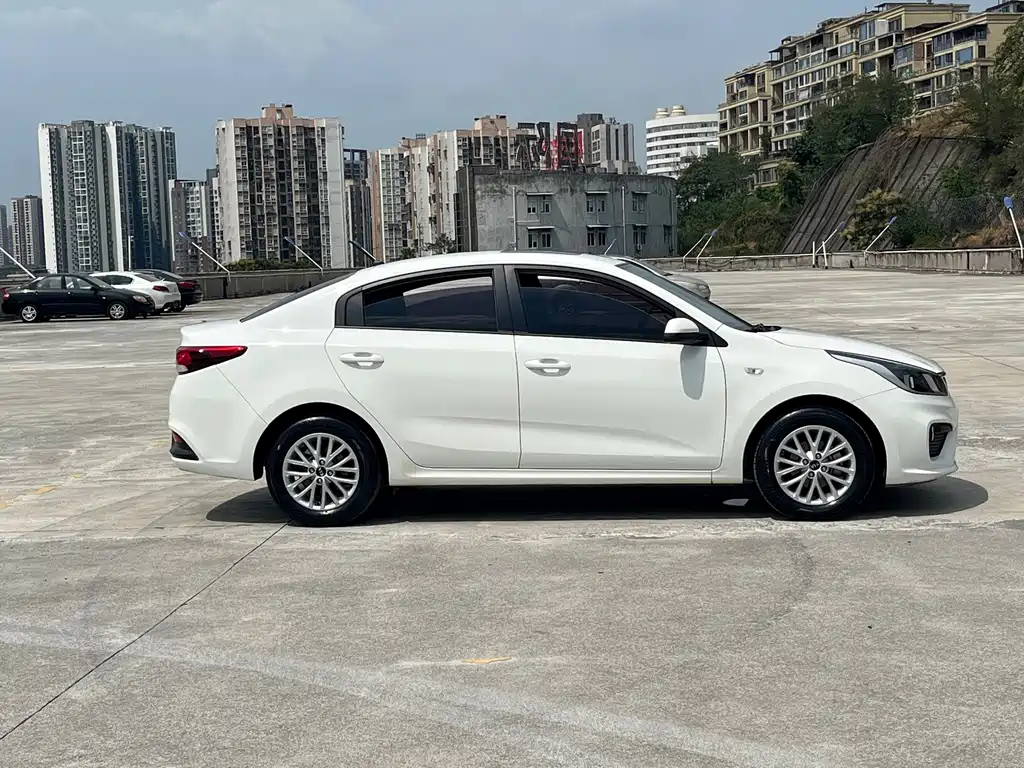 Kia K2 — миниатюра 3