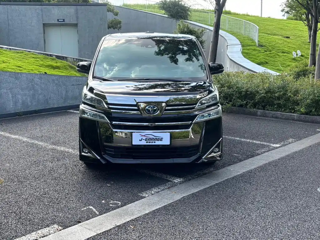 Toyota Vellfire 2020 2.5L HV Luxury