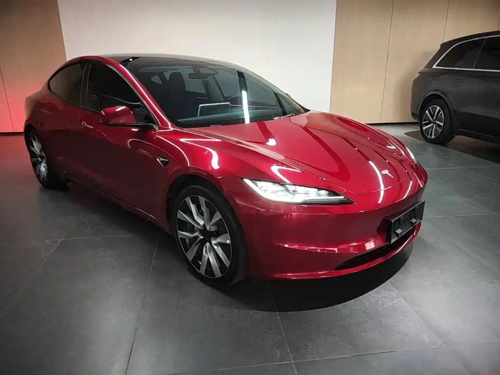 Tesla Model 3 — миниатюра 4