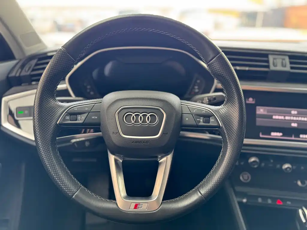 Audi Q3 Sportback — миниатюра 8