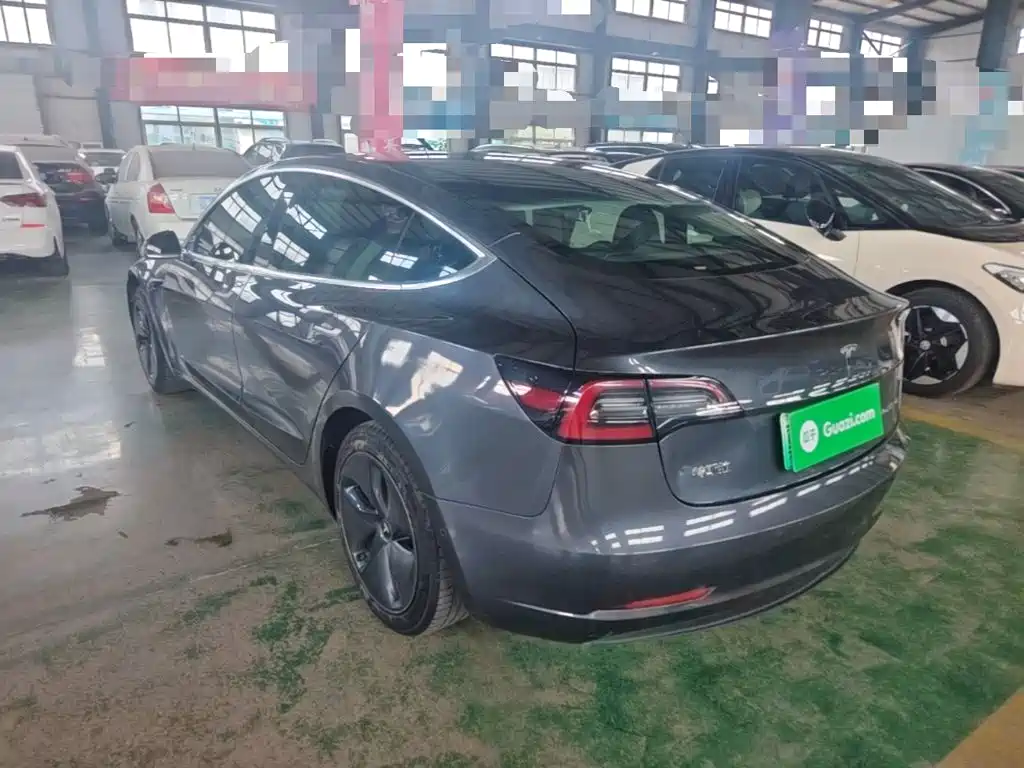 Tesla Model 3 — миниатюра 5