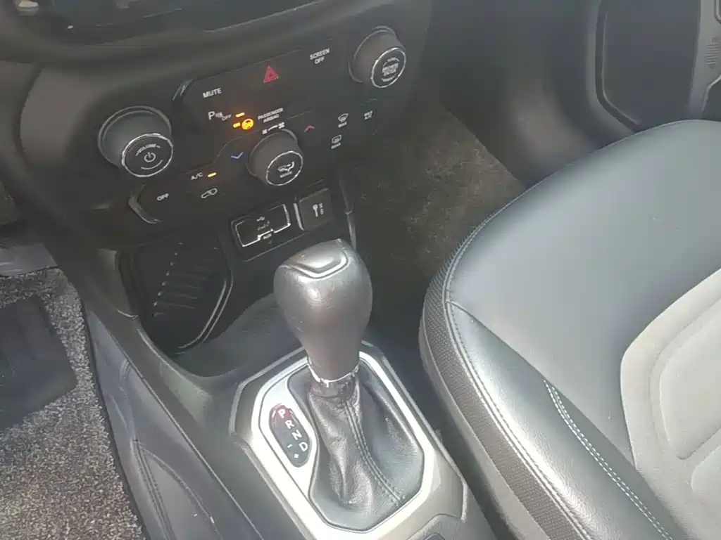 Jeep Renegade — миниатюра 14