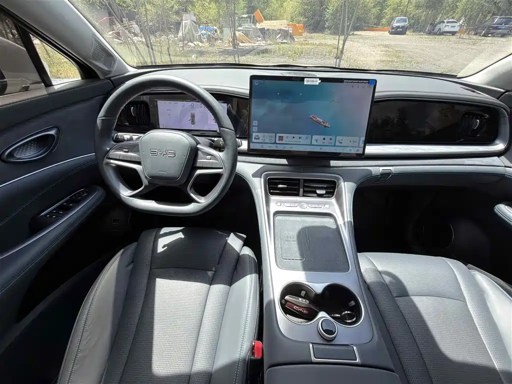 BYD 07 DM-i 2025 150 +