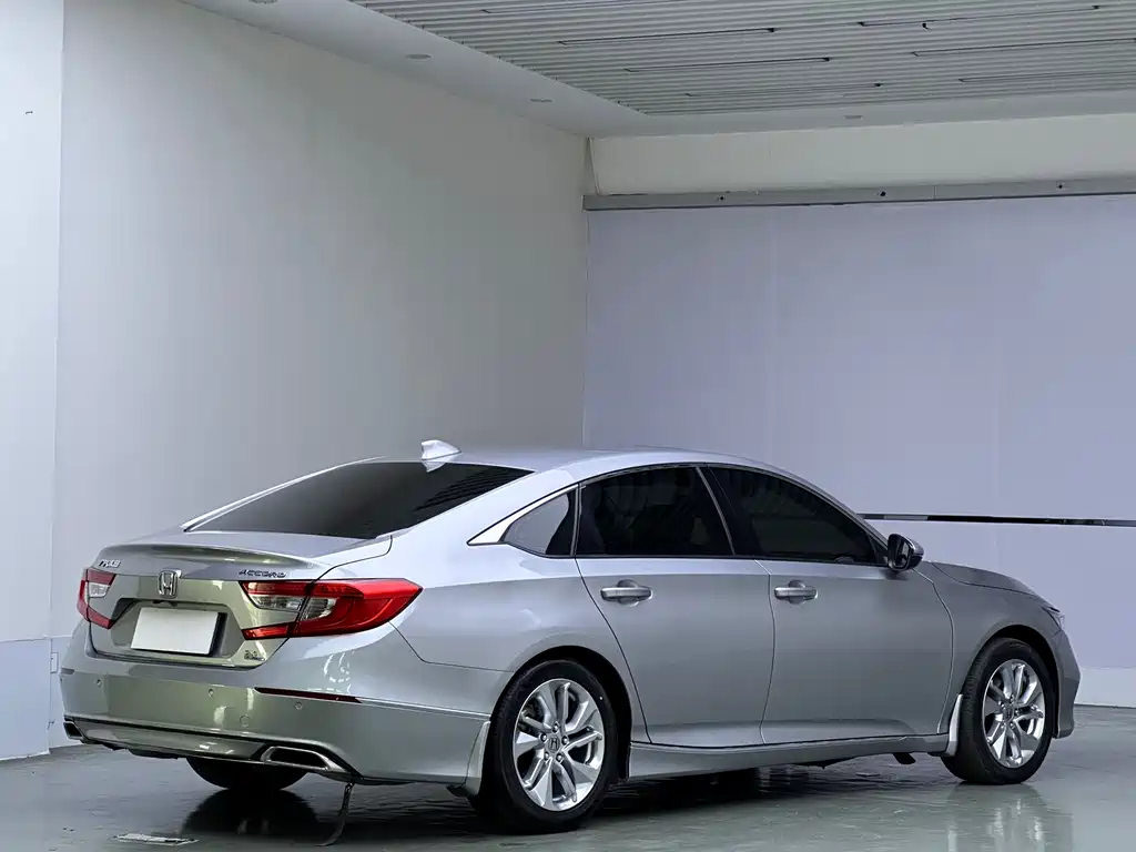 Honda Accord — миниатюра 6