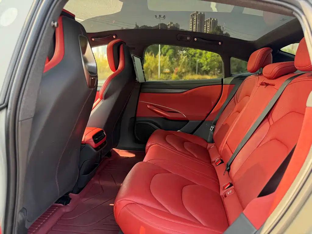 XIAOMI CAR XIAOMI SU7