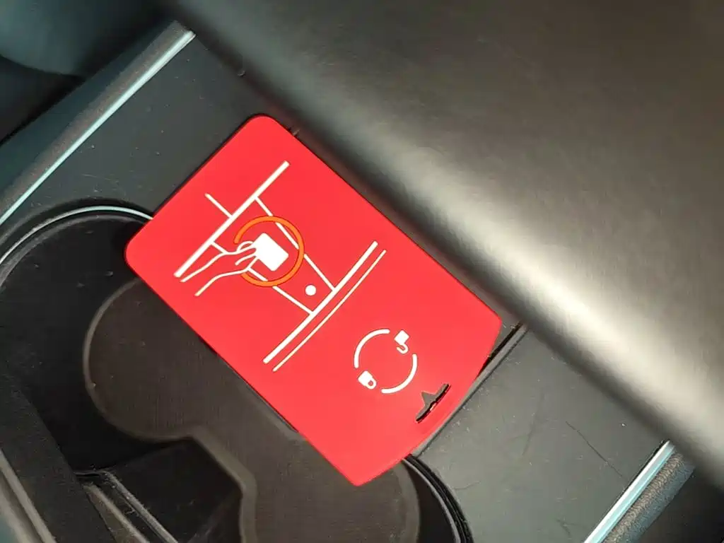 Tesla Model 3 — миниатюра 9